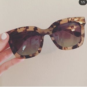 Diff sunnies ⚡️⚡️